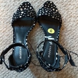 Madden girl fabric block heal sandal